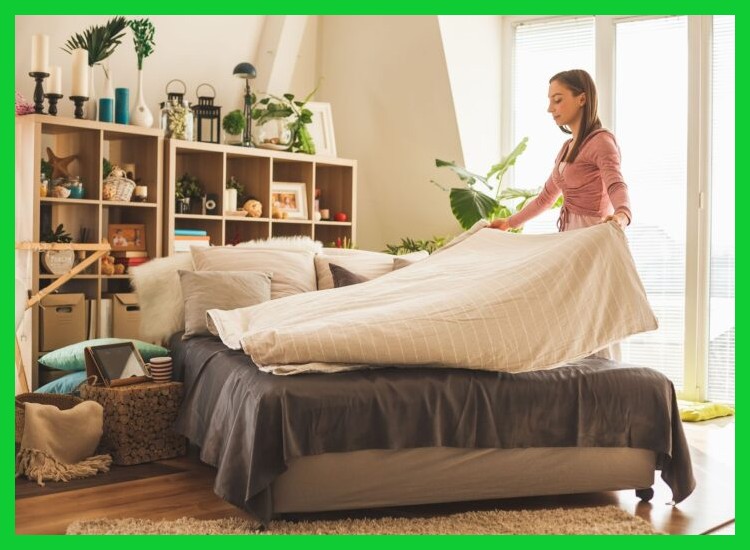 ¿Cuáles son los principios específicos para organizar y mantener un dormitorio libre de tóxicos?