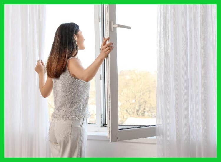 ¿Por qué la recomendación específica de quince minutos de ventilación diaria es efectiva para renovar el aire interior?